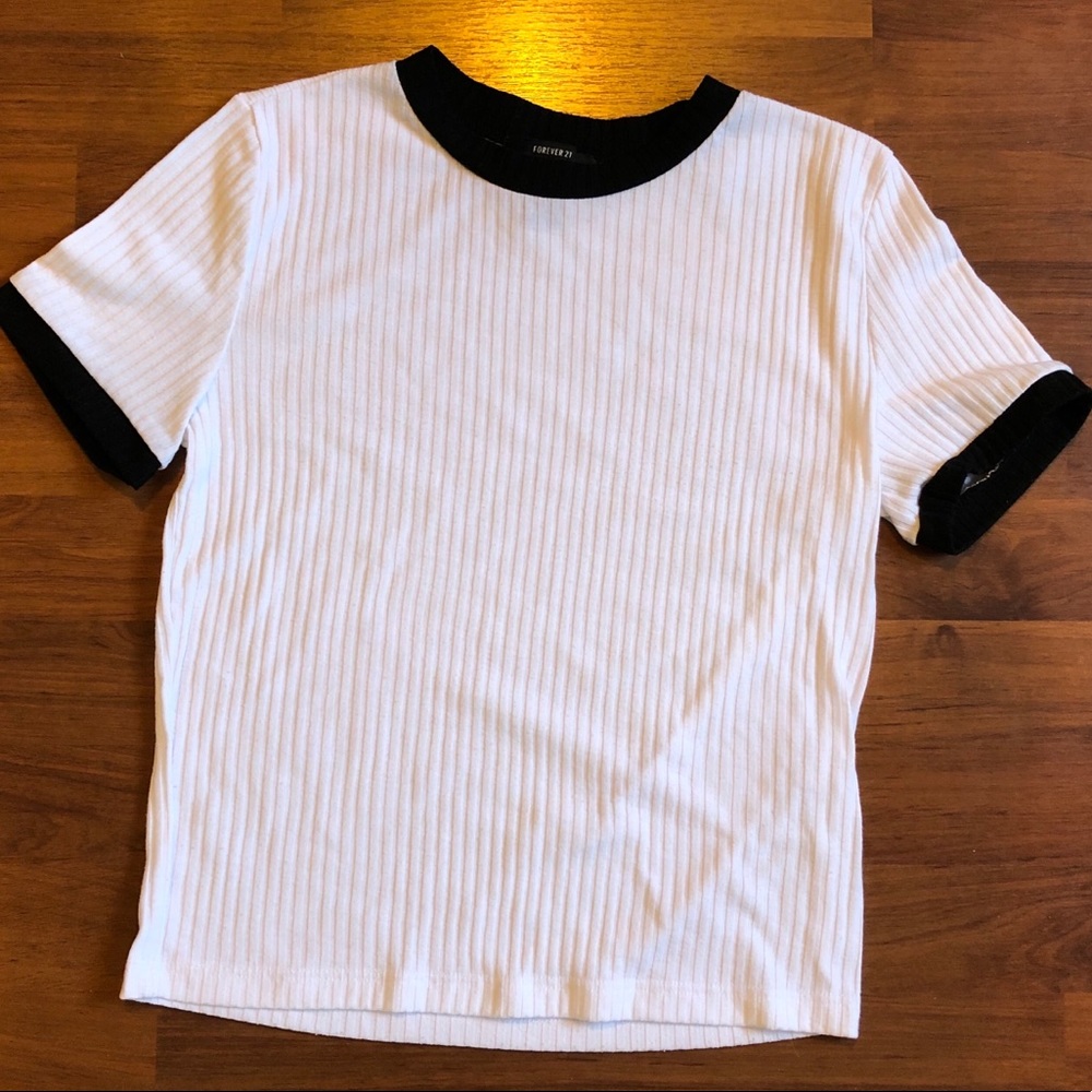Forever 21 Tee, Size Large